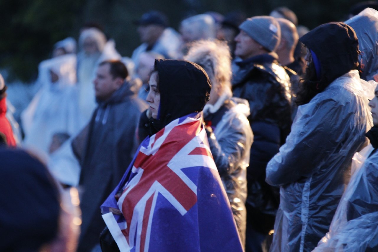 Anzak Koyu’nda Şafak Ayini