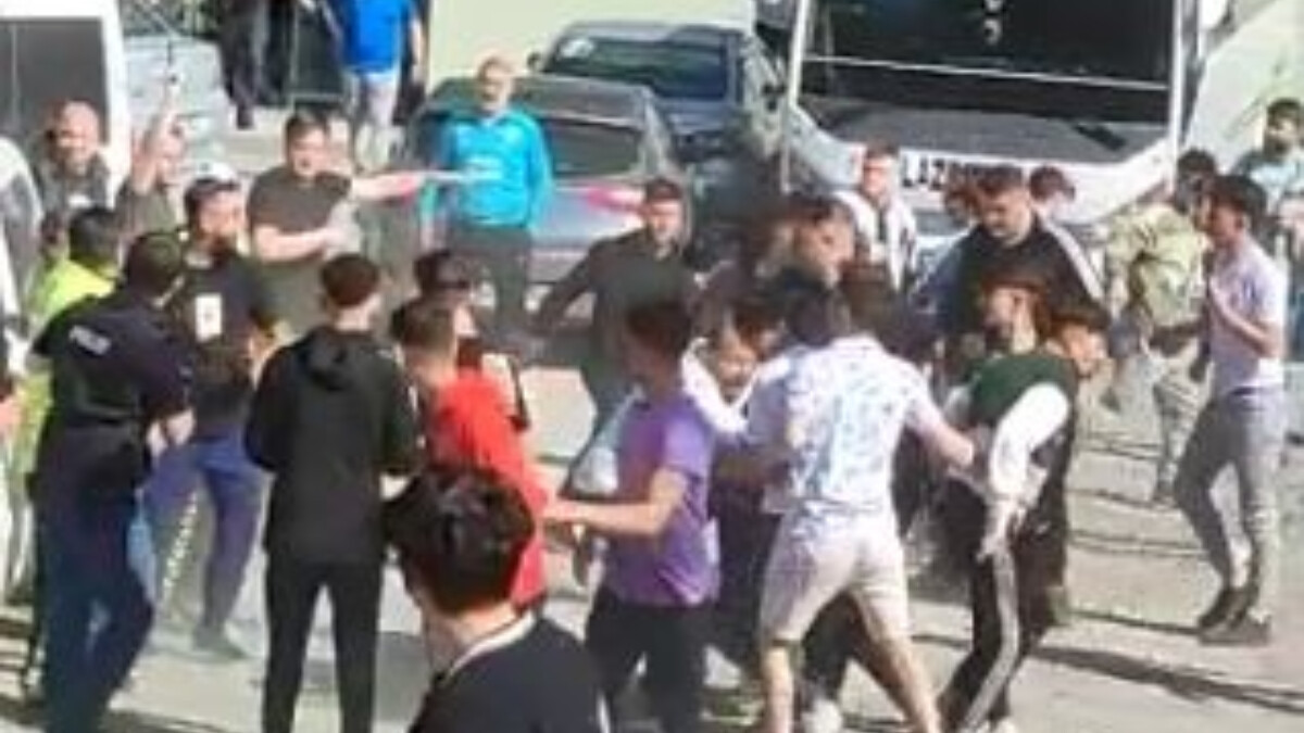 Artvin’deki amatör maçta kavga çıktı, polis tarafları havaya ateş ederek ayırdı