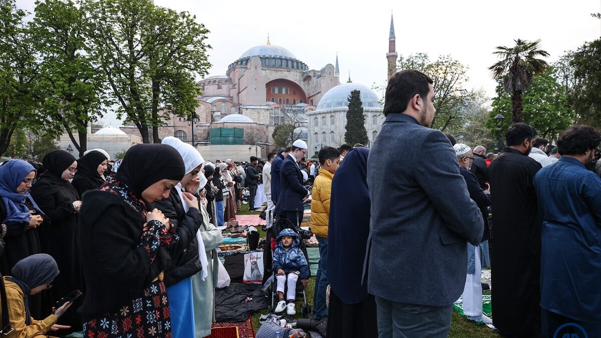 Ayasofya Camii’nde bayram namazı
