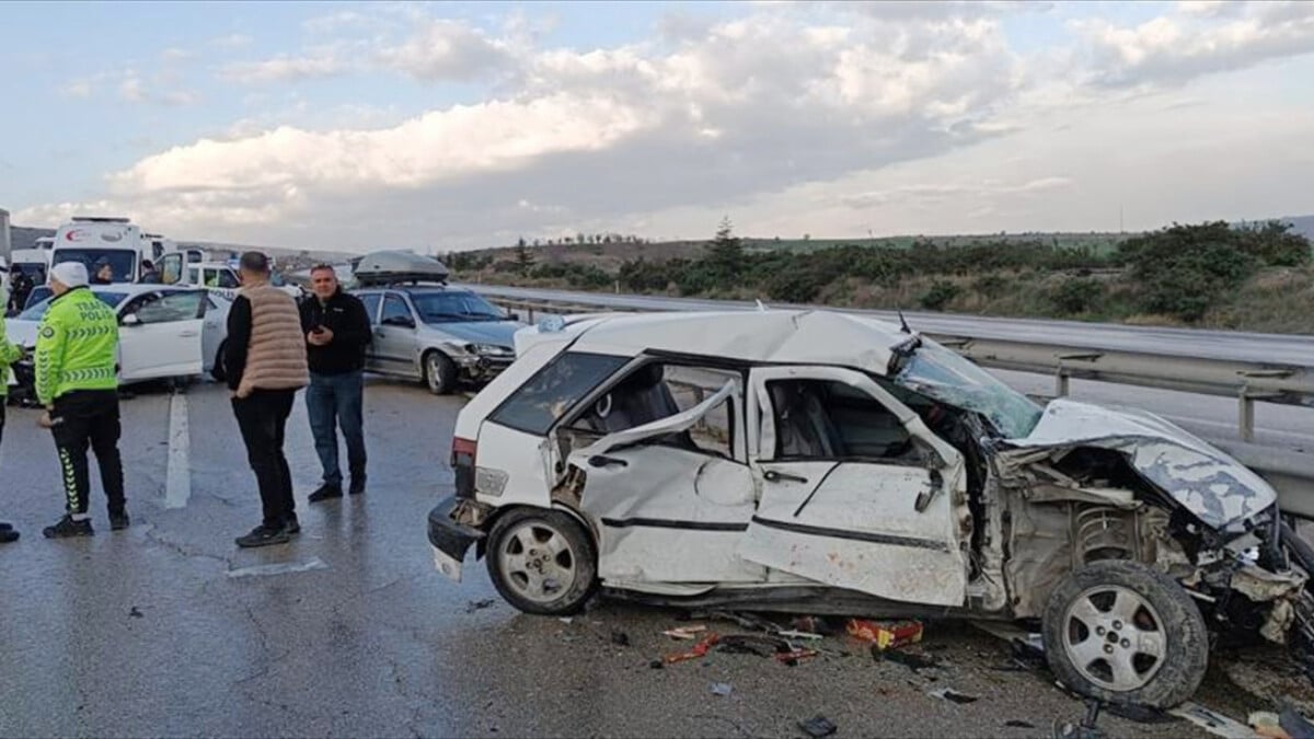Başkent Ankara’da bayram tatili yolunda kaza: 1 ölü, 11 yaralı