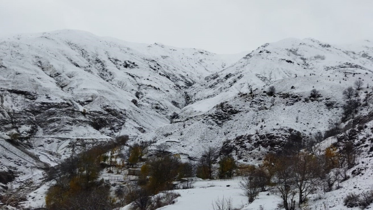 Batman nisan ayının son gününde yağan karla beyaza büründü