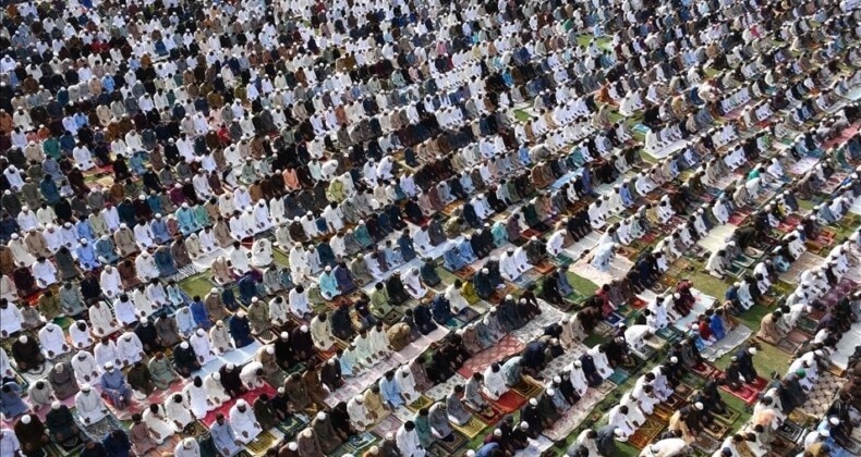 Bayram namazı ne zaman, saat kaçta kılınacak? 2023 il il Ramazan Bayramı namaz vakitleri