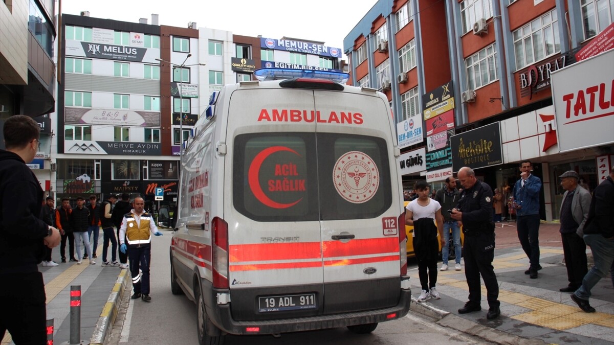 Çorum’da bir kişi bıçaklı kavgada yaralandı