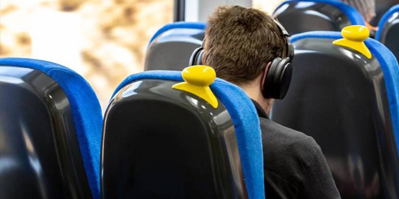 Demiryolu firmasından yolculara ‘yetişkin film’ uyarısı