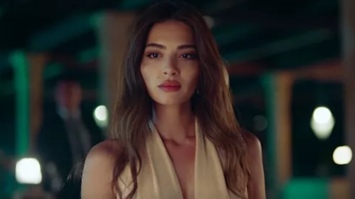 Ego’nun Sibel’i Melisa Aslı Pamuk’tan cesur pozlar! Transparan danteller içinde…