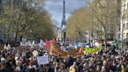 Emeklilik reformu karşıtı gösterilerin Paris’e zararı 1,6 milyon euro