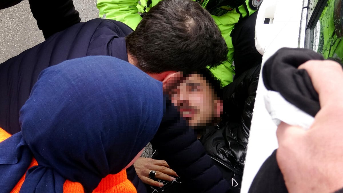 Erzurum’da kız arkadaşına arkadaşlık isteği göndereni, karnından bıçakladı