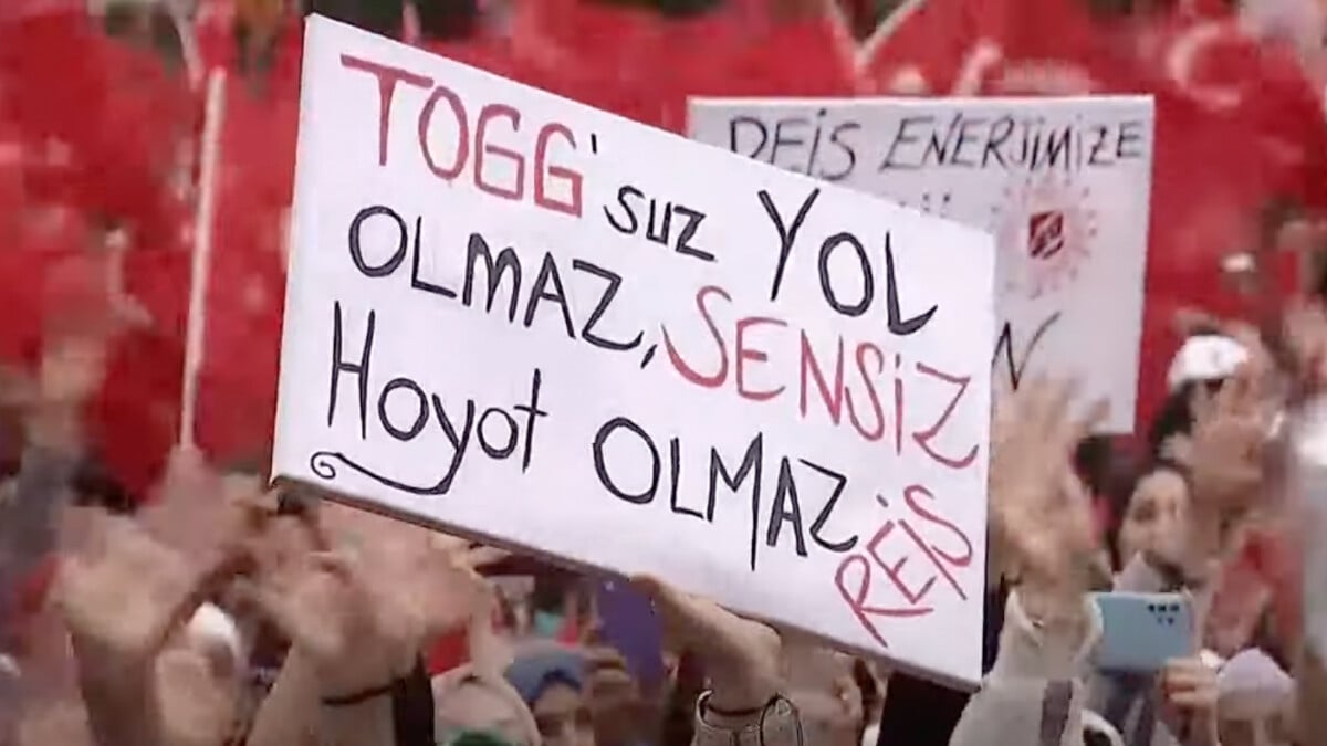 Eskişehir’de Cumhurbaşkanı Erdoğan için hazırlanan pankart