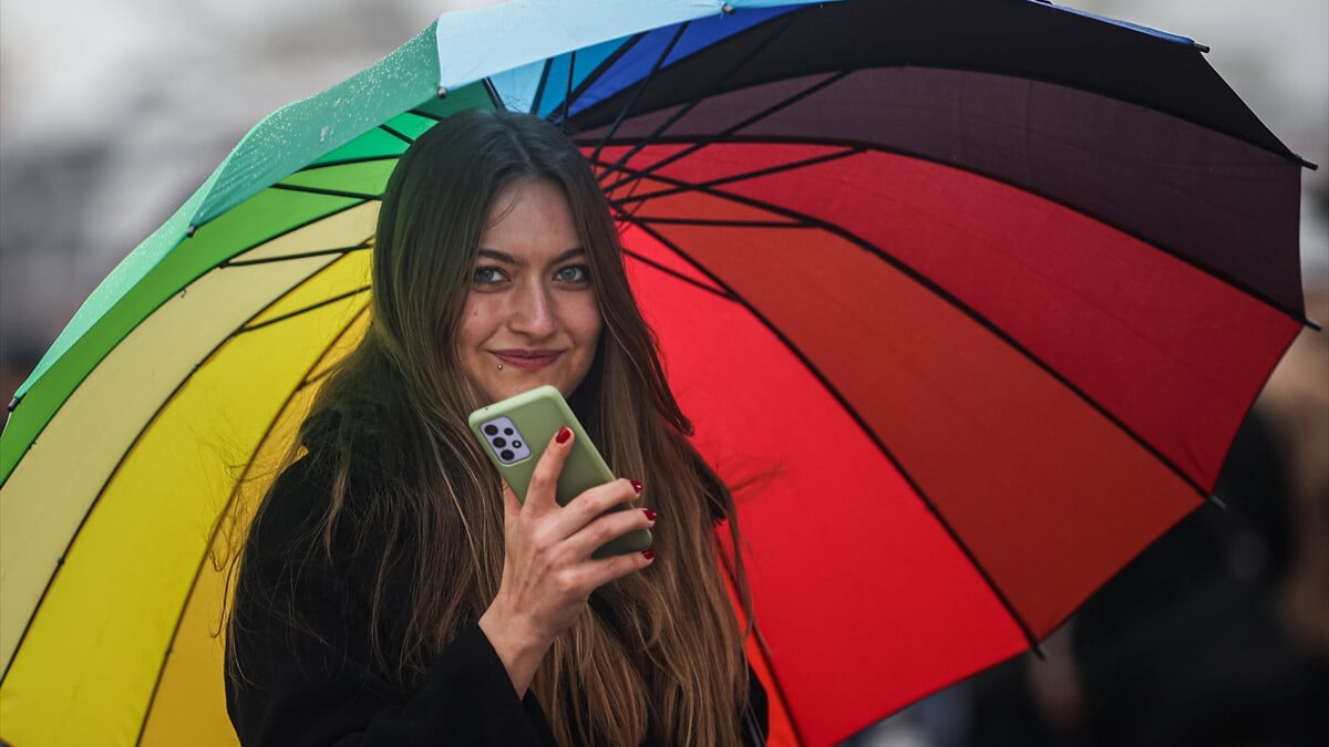 İstanbul’da sağanak yağış etkisini gösterdi