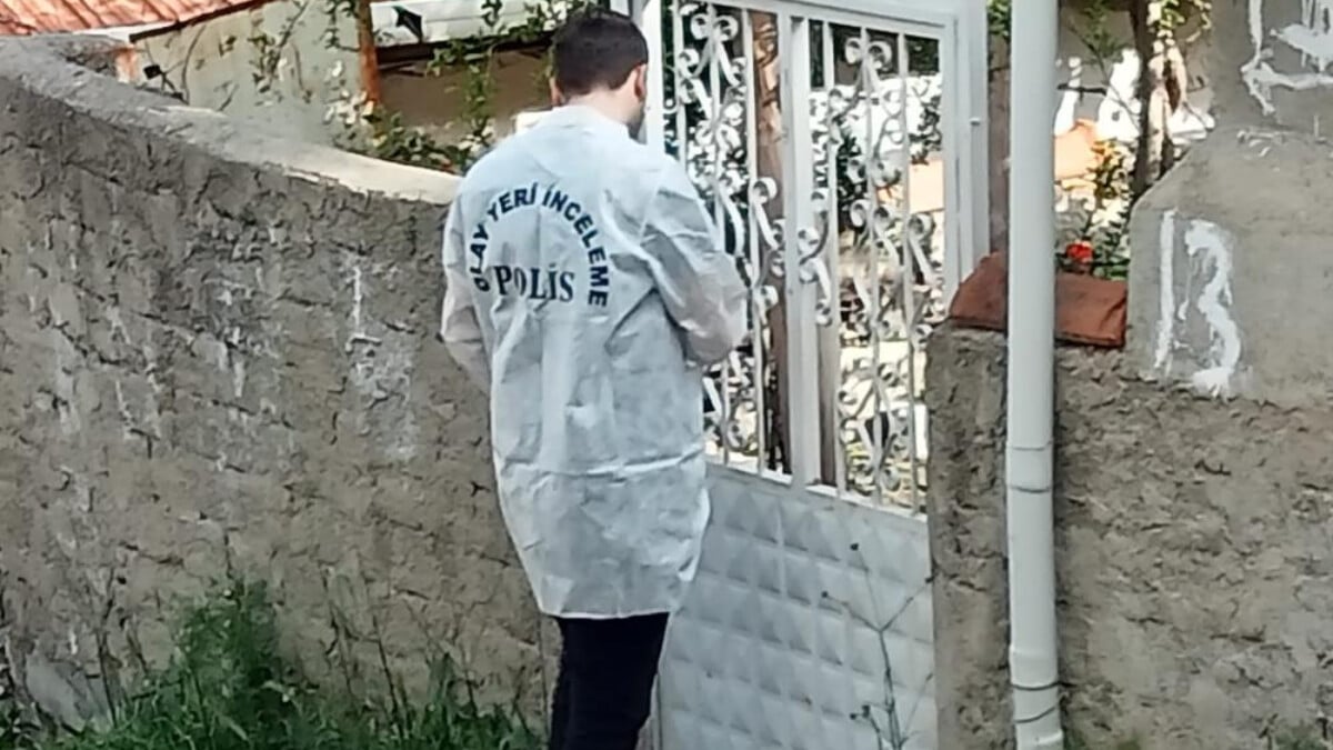 İzmir’de işe kaldırmaya gittiği oğlunu öldüren baba tutuklandı