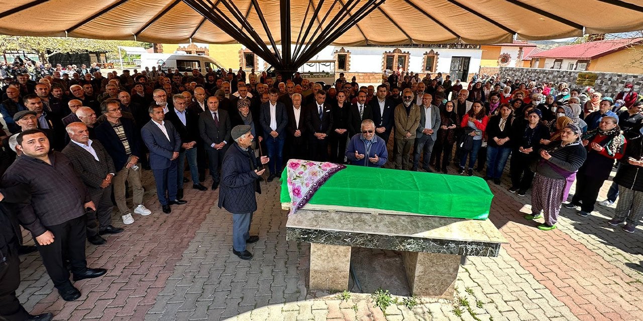 Kılıçdaroğlu’nun Acı Günü: Son Yolculuğuna Uğurlandı