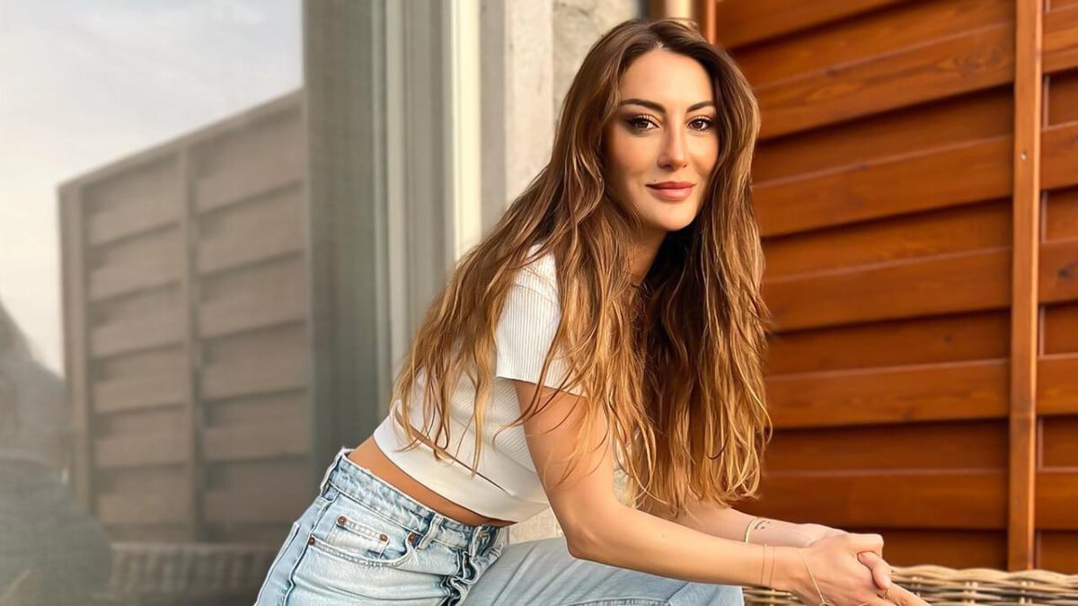 Merve Oflaz cesur dekolteli pozlarıyla beğeni topladı! ‘Yakıyorsun ortalığı’