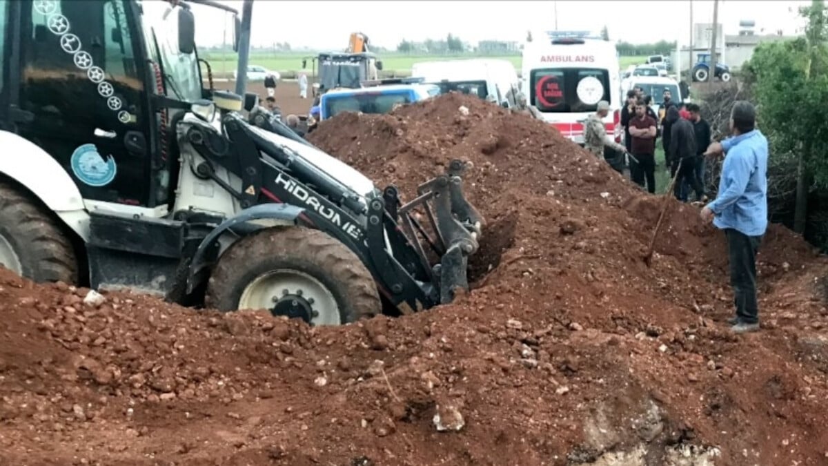 Şanlıurfa’da 10 metrelik su kuyusuna düşen çocuk kurtarıldı