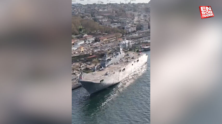 Sarayburnu Limanı’na demirleyen TCG Anadolu gemisi dronla görüntülendi