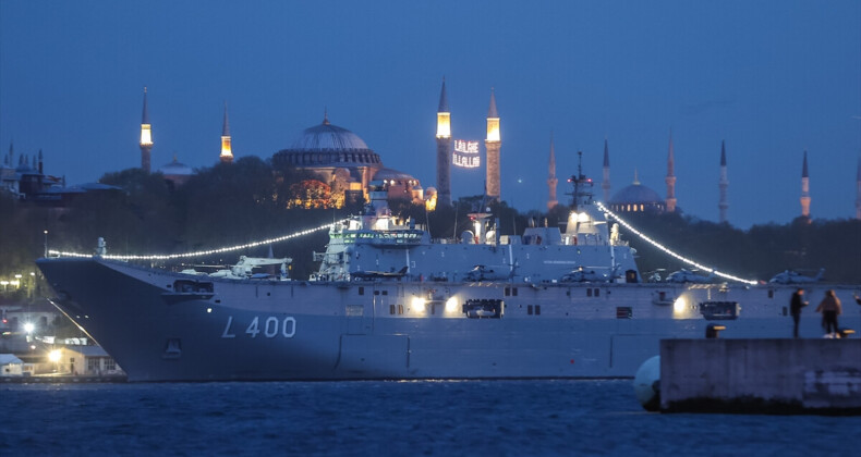 Sarayburnu Limanı’na demirleyen TCG Anadolu gemisi dronla görüntülendi