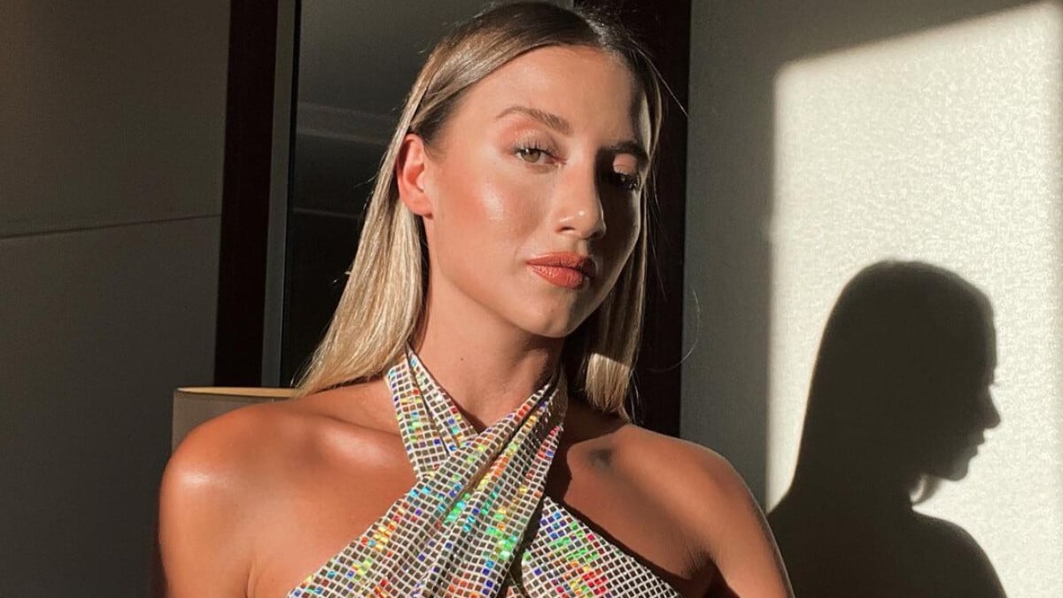 Survivor Aleyna Kalaycıoğlu’ndan kalça şov! Kıvırdıkça kıvırdı, takipçileri alev attı…