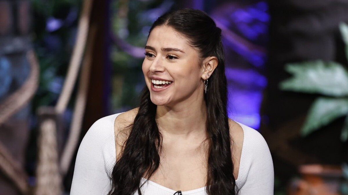 Survivor Ayşe Yüksel’in sevgilisiyle paylaştığı pozlar gündem oldu! Takipçileri yorum yağmuruna tuttu..