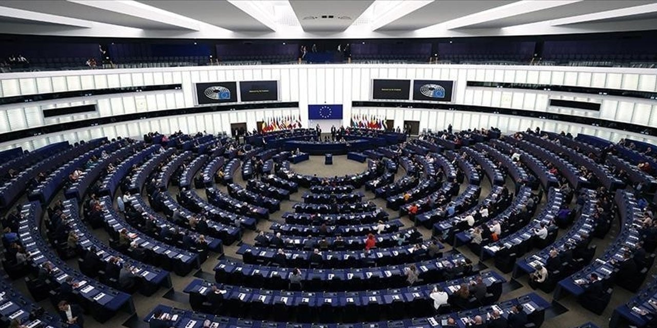 Taciz iddiasıyla gündeme gelmişti: Yunan vekil istifa etti