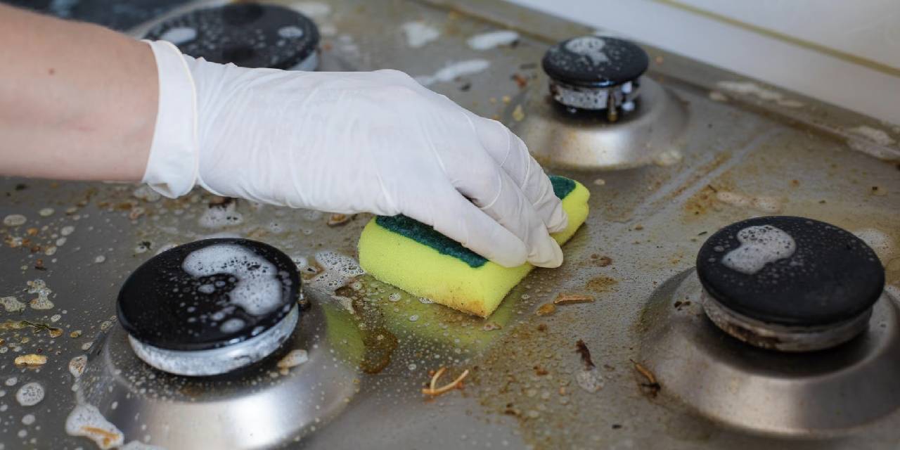 Tek tutamı tüm kirleri söküp atıyor! Deneyin, gözlerinize inanamayacaksınız! Ocak temizliği hiç bu kadar kolay olmamıştı…