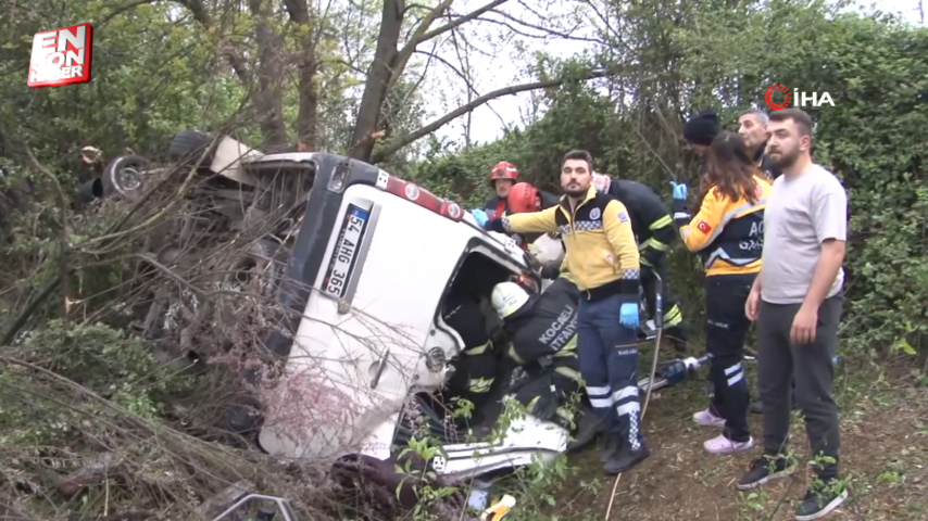 TEM’de servis minibüsü şarampole yuvarlandı: 13 yaralı
