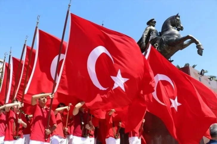 18 Mayıs yarım gün mü, tatil mi? 18 Mayıs 2023 Perşembe okul ve iş yerleri yarım gün mü? 2023 resmi tatil günleri!