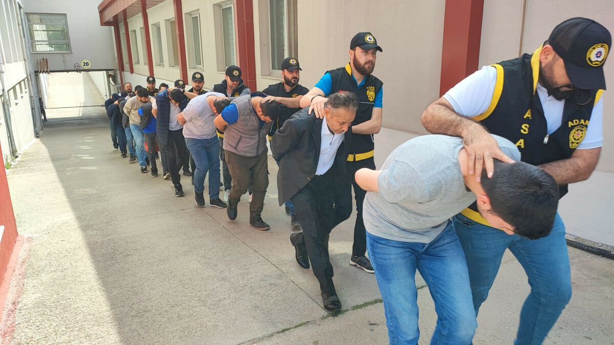 Adana’da şasi numarası değiştiren otomobil çetesine 6 tutuklama