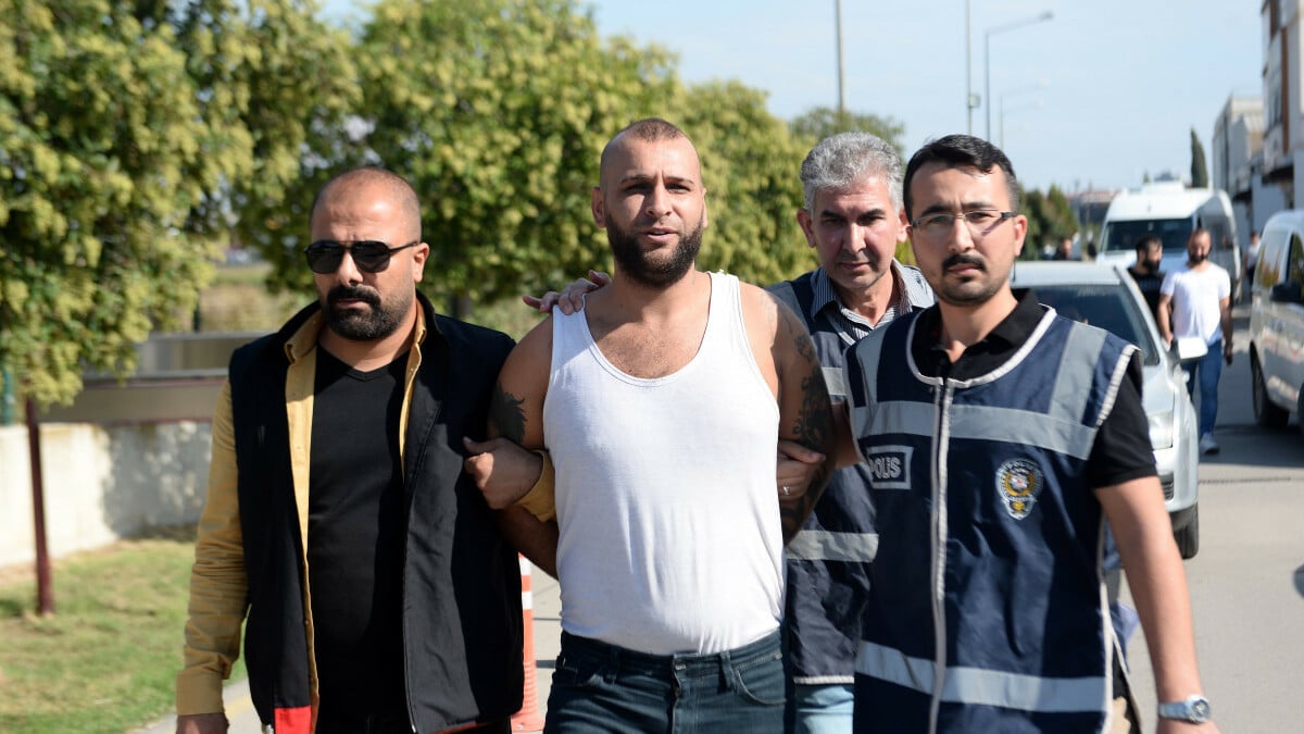 Adana’da yabancı numarayı görünce eşini vuran sanığa 20 yıla kadar hapis istemi