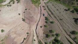 Adıyaman’da depremden tepe çöktü  iki köy birbirini görmeye başladı