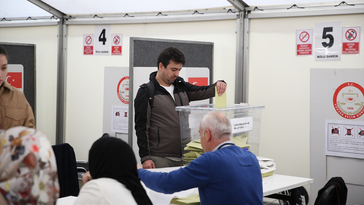 Alman FAZ gazetesi: Daha önce hiç bu kadar çok Türk oy kullanmadı