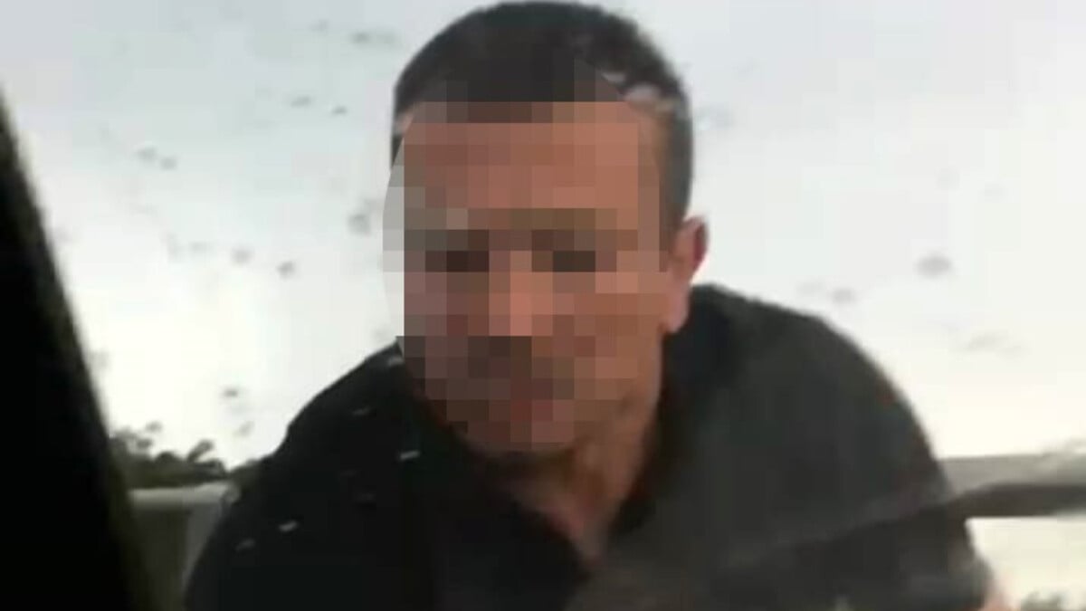 Ankara’da otobüs şoförü tartıştığı sürücünün önünü kesti, aracının camlarını kırdı