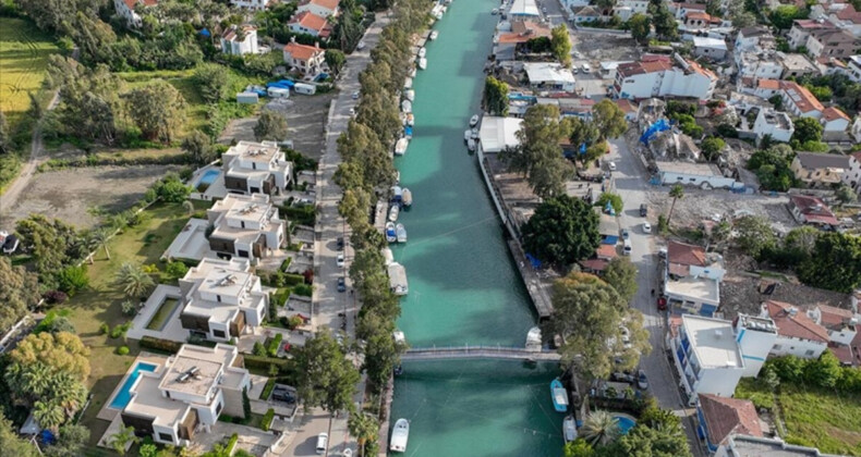 Arsuz’daki turizm tesisleri, depremin izlerini silmek için kolları sıvadı