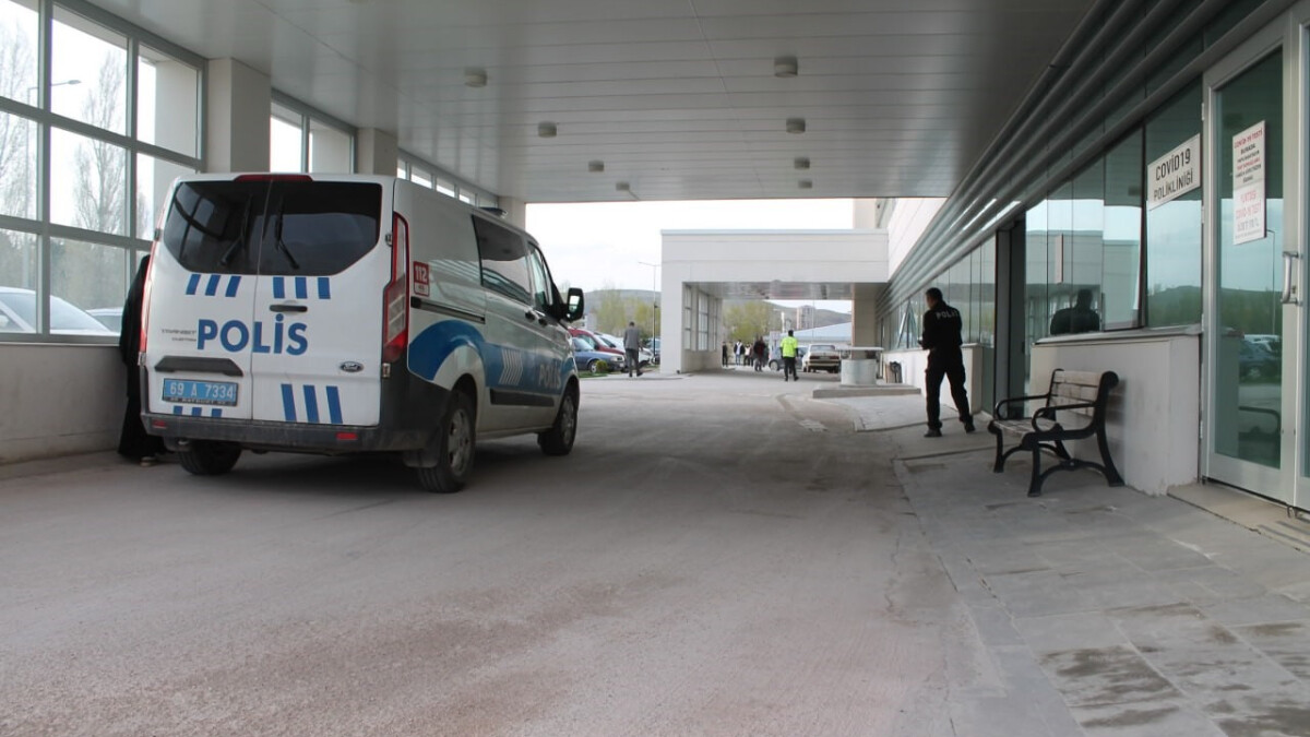 Bayburt’ta bisiklet süren çocuğa otomobil çarptı