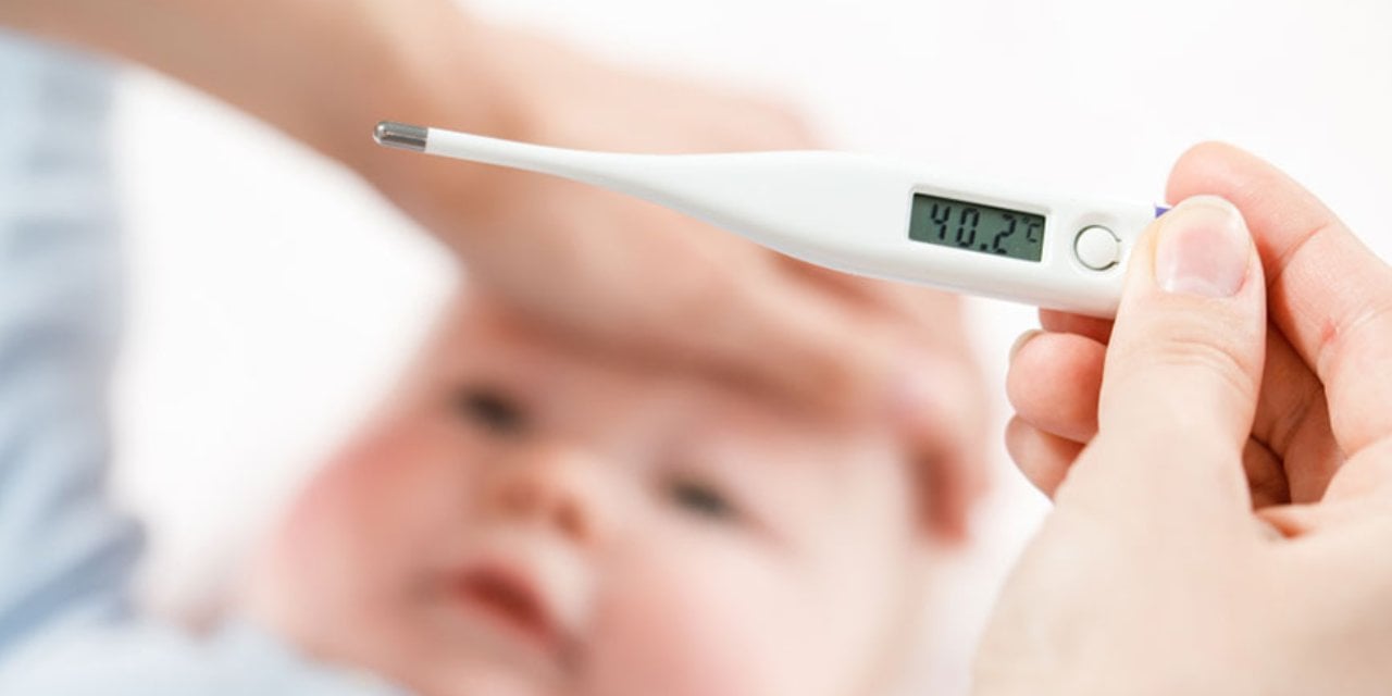 Bebeklerde yüksek ateş nasıl düşürülür? İşte ilk yapılması gerekenler…