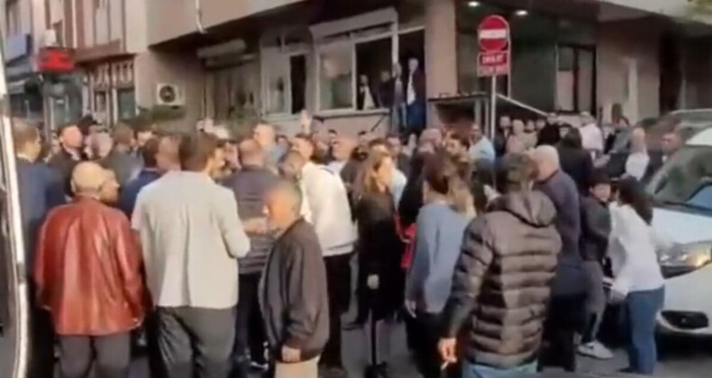 Beyoğlu Belediye Başkanı’nın bulunduğu AK Parti otobüsü terör örgütü yandaşlarının hedefi oldu