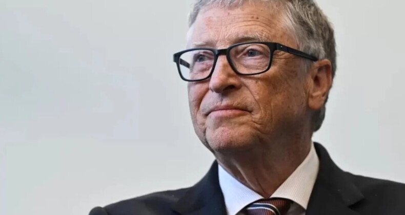 Bill Gates: Yapay zeka Google ve Amazon gibi şirketlerin sonunu getirebilir