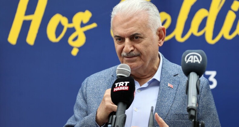 Binali Yıldırım: İki seçim arasında beyaz ile siyah kadar fark var