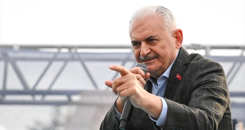 Binali Yıldırım:  İzmir Marşı’yla girdiler, 14 Mayıs’tan sonra mehtere döndüler