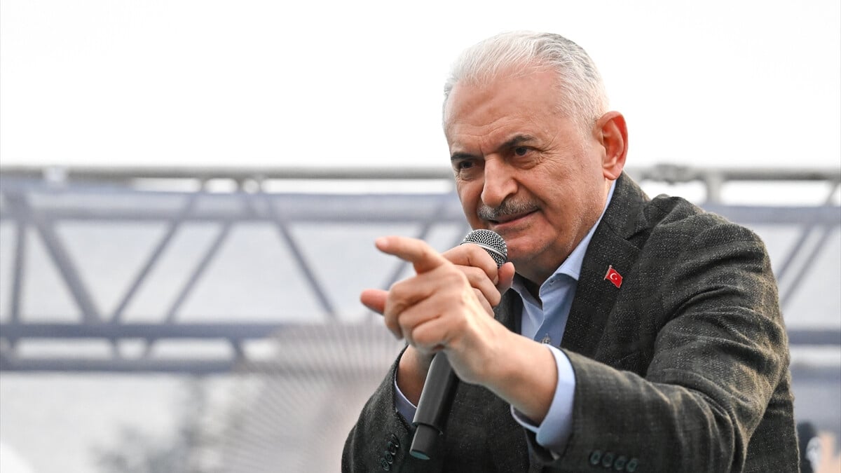 Binali Yıldırım:  İzmir Marşı’yla girdiler, 14 Mayıs’tan sonra mehtere döndüler