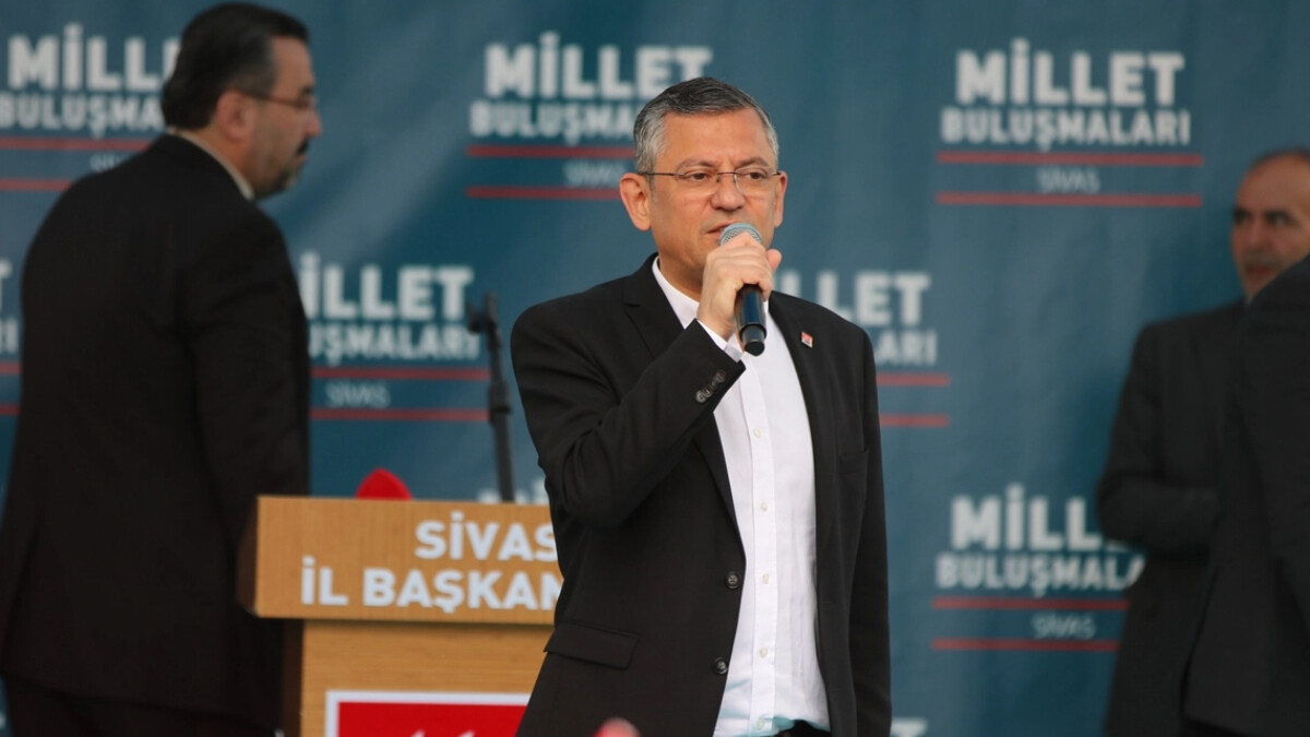 CHP Grup Başkanvekili Özgür Özel: Yoksul ailelerin çocuklarına her ay 2 bin 400 lira vereceğiz