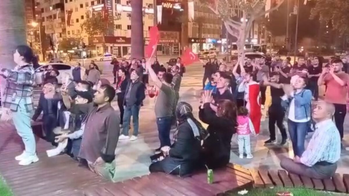 Denizli’de vatandaşlar, Cumhur İttifakı seçim sonucunu kutladı