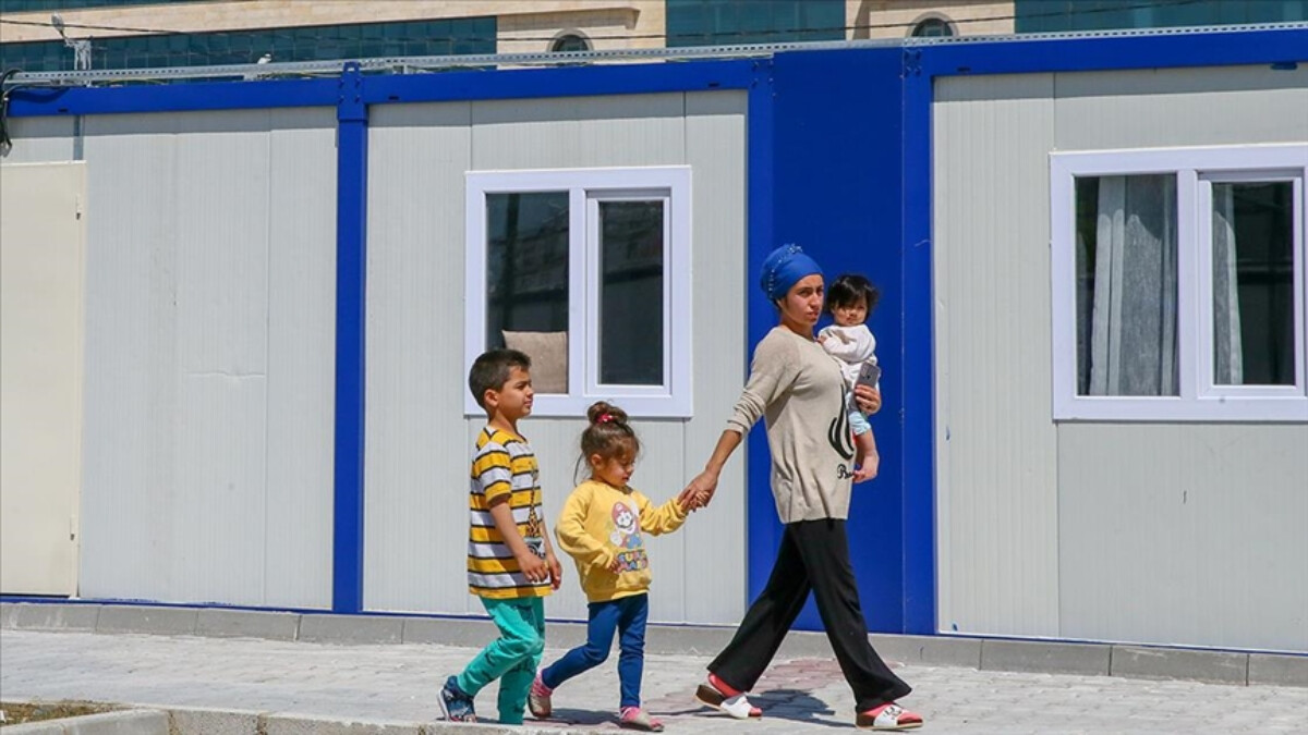 Depremden sonra İskenderun’da kurulan 260 konteynerde yaşam başladı