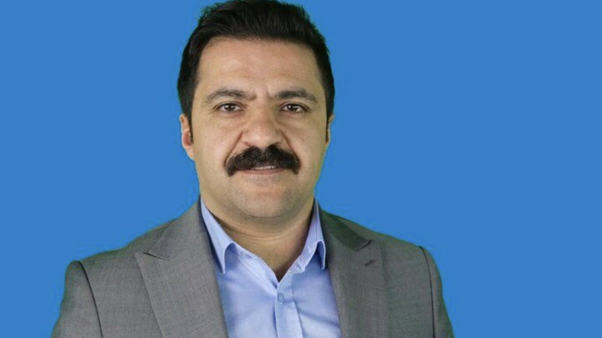 DEVA Partisi Van İl Başkanı Erdinç Peker, AK Parti’ye geçti