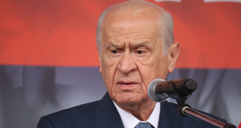 Devlet Bahçeli seçim arifesinde Burdur’da: ‘Bunlar gayrimilli bataklıkla debeleniyorlar’