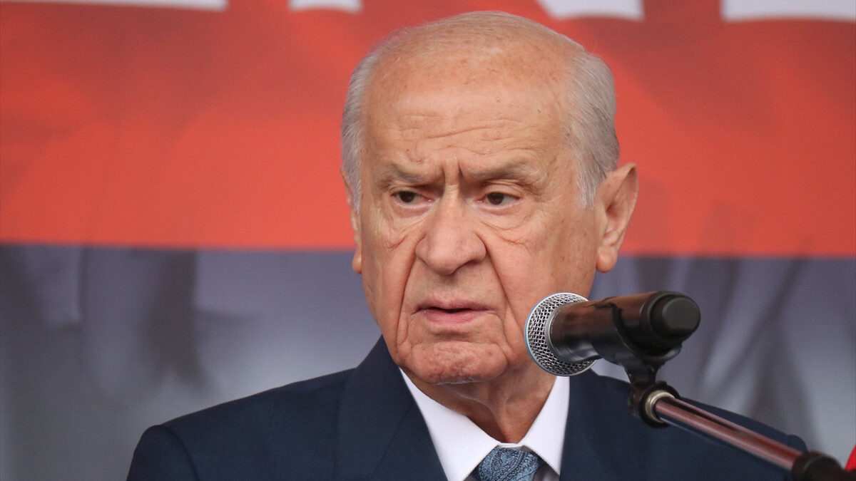 Devlet Bahçeli seçim arifesinde Burdur’da: ‘Bunlar gayrimilli bataklıkla debeleniyorlar’