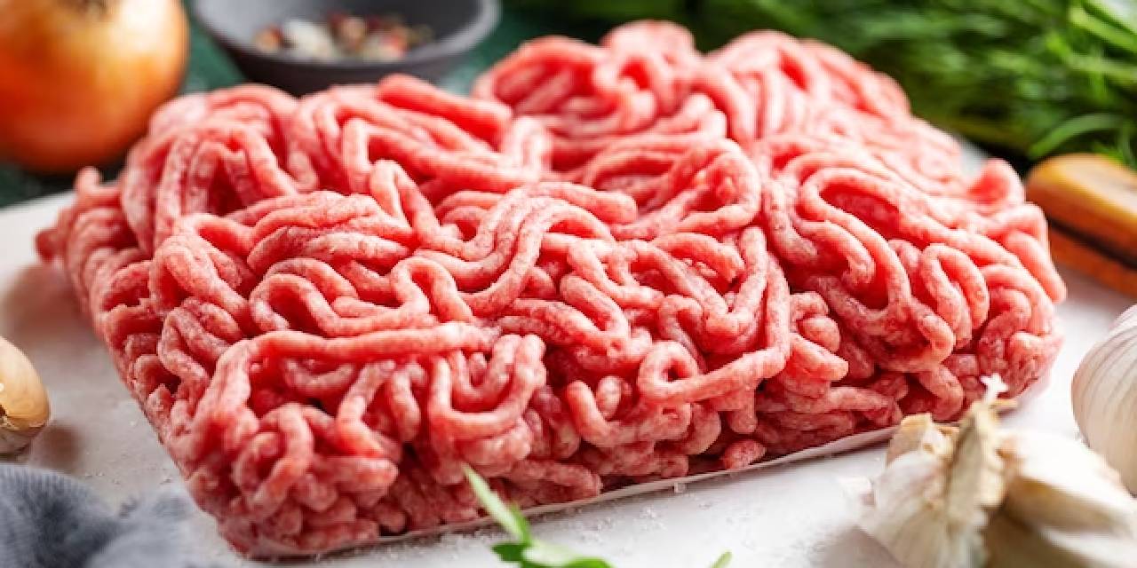Donmuş kıymayı  bakteri üretmeden ve tadı bozulmadan nasıl çözdürürüz? Kıymayı sakın  yanlış çözdürmeyin!