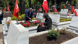 Edirnekapı Şehitliği’nde buruk Anneler Günü! Onlar gelemedi biz geldik