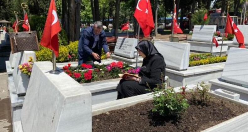 Edirnekapı Şehitliği’nde buruk Anneler Günü! Onlar gelemedi biz geldik