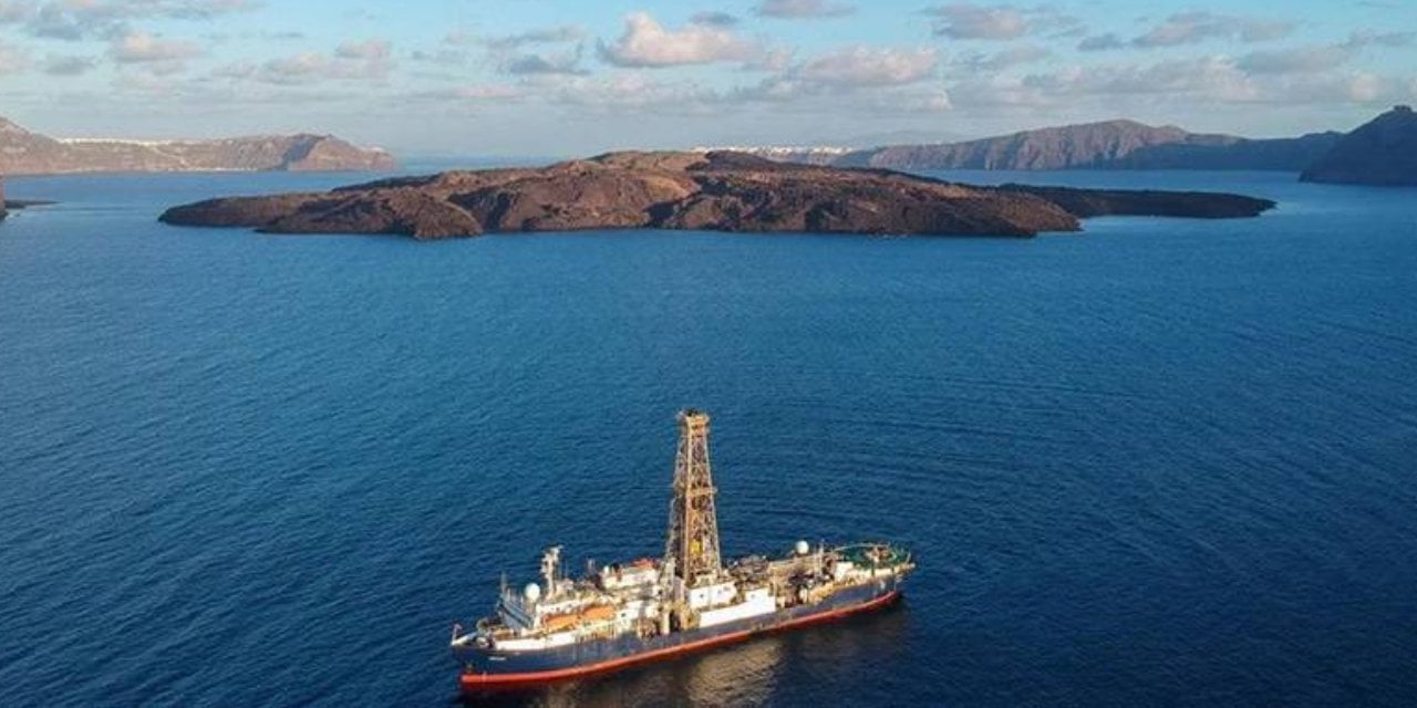 Ege Adası Uyarısı: ‘Aslında Yaşayan Bir Volkan’