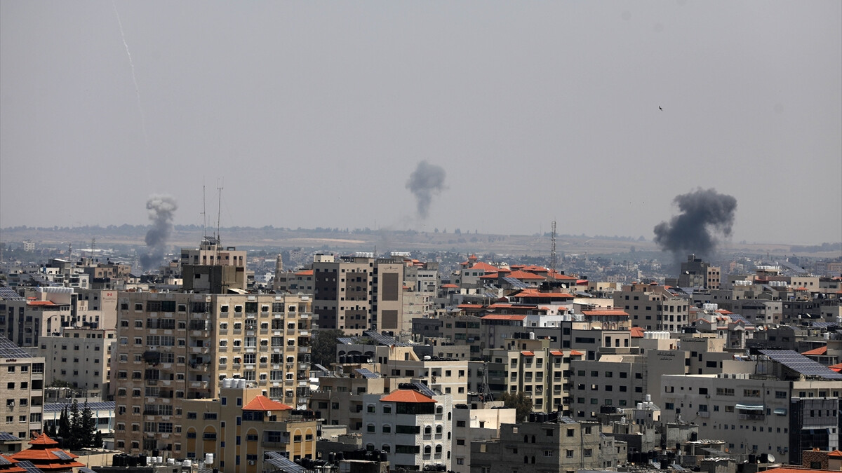 İsrail ordusu yine Gazze’yi vurdu