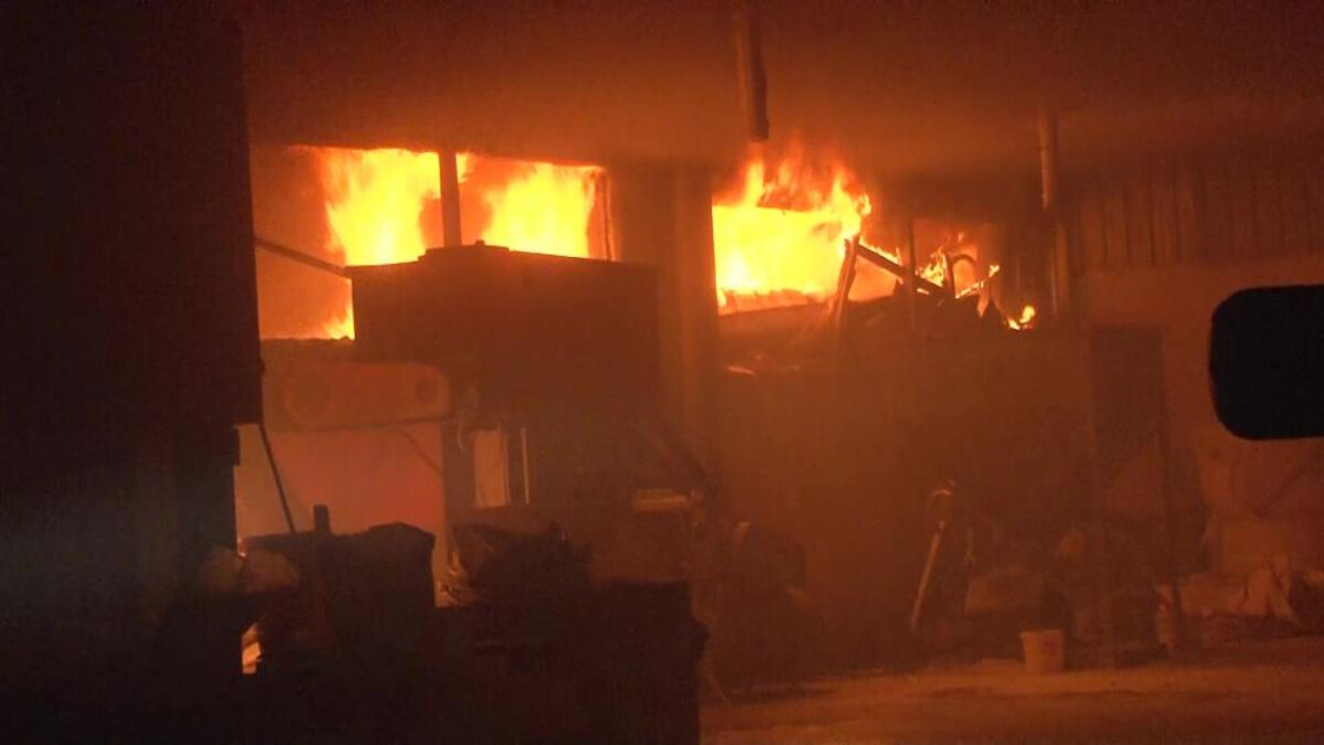 İstanbul Kartal’da mobilya atölyesinde yangın